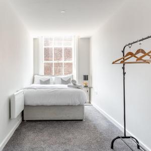 Liverpool City Haven 1-Bed Apartment for Couples & Solo Travelers
