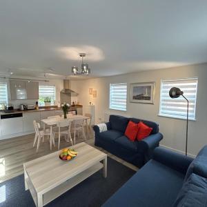 Modern Stay - Walk to Everything 4
