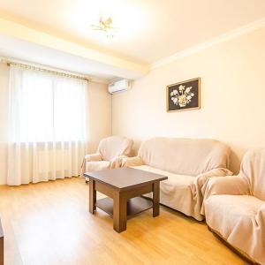 31great apartment in the very center of the capital