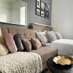 Fully Equipped Premium Suite in Quezon City