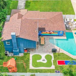 Heated Pool BBQ Fire Pit Mini Golf Outdoor Bowling