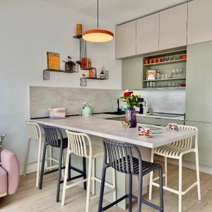 Meridian Bratislava - Stylish Brand New Apartment in the City Center & Free Garage Parking