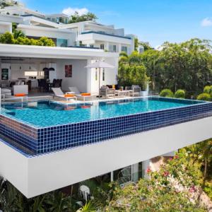 Luxury Sea View Villa Q with Pool at UniQue Residences