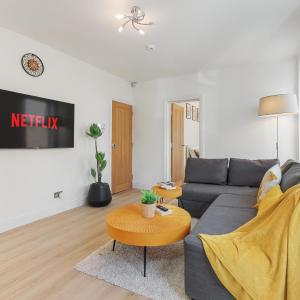 LUX 1 Bed Flat next to Station in Tooting