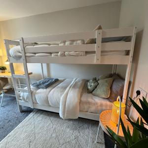 Cosy ensuite in heart of city