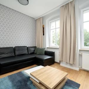 Stylish One Bedroom Apartment Perfectly Located by Noclegi Renters