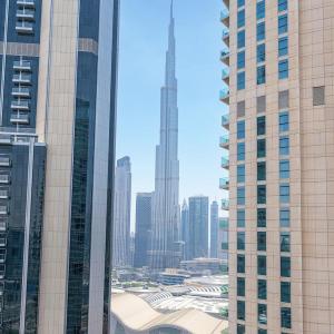 2min to Dubai Mall - Pool, Gym, Sauna - Full Burj View