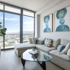 Hollywood Heights - High-Rise with Panoramic Views