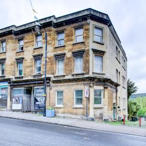 Central Bath Stay With Free Parking