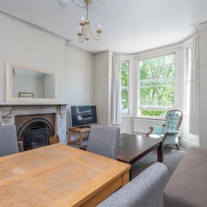 Spacious 3-Bed Maisonette Streatham Common