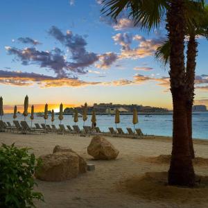 Luxury Oasis | Private Beach & Infinity Pool