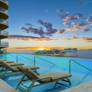 Ultra Luxury Apt | Private Beach + Infinity Pool