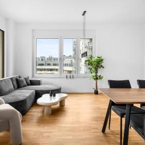 EXQUIS Iconic 2BR Apartment ALESSI I Balcony I Mercedes & US Army I Parking I Stuttgart