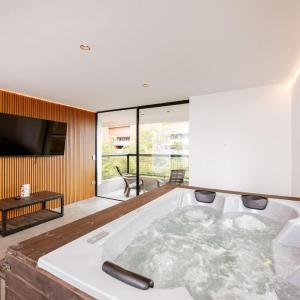 CA501 Apartment at el poblado with Jacuzzi
