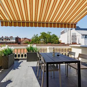 KLAUZAL Rooftop Suit