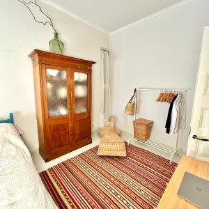 Cozy Top-Floor Studio in Trendy Punavuori, Quiet & Central