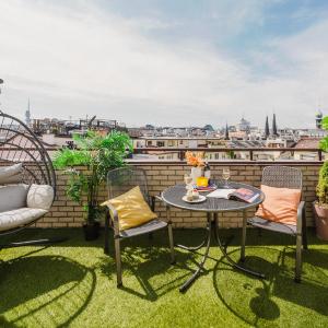 Prague Days - Maisonette retreat with Terrace, AC and TV Tower View