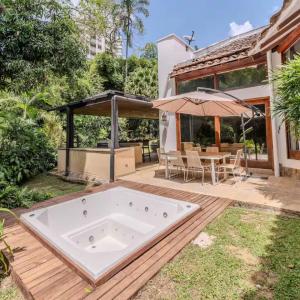 CH65 Luxury 5BR Villa Jacuzzi Garden de Oro