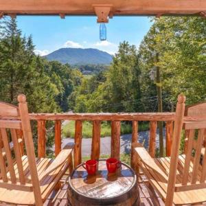 Sweet Annie - Mountain Views, Pool Table, Arcades + Outdoor Hot Tub