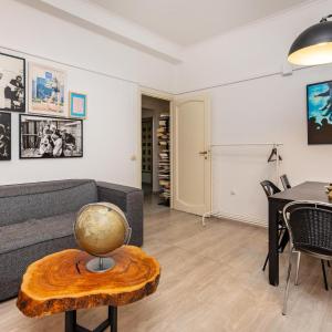 Loquat House by Rentbeat
