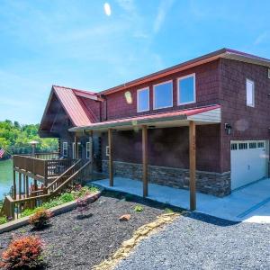 Smoky Mountain Lake Retreat - Dip in Douglas Lake, Roast Marshmallows & Play Games