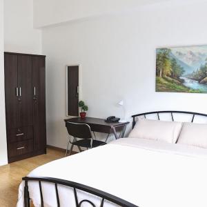 Julias Cozy Mountain Condo Couples Getaway