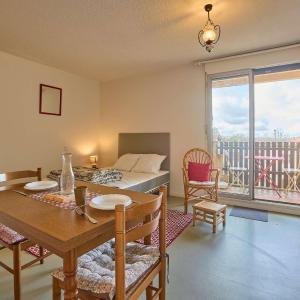 Studio lumineux pour 1 personne avec balcon, proche du Lac de l'Uby, Wifi gratuit - FR-1-841-2