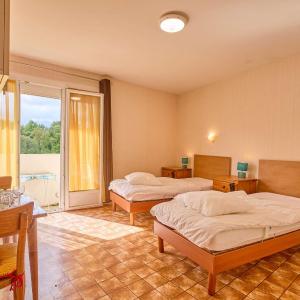 Studio lumineux avec balcon exposé sud pour 2 personnes - FR-1-841-46