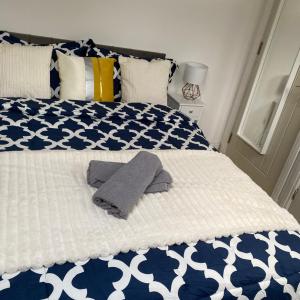 Comfy loft room Wembley stadium 6 minutes away