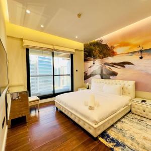 Upgraded High Rise 2 Br Full Marina Canal View