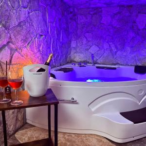 Qt suite & luxury