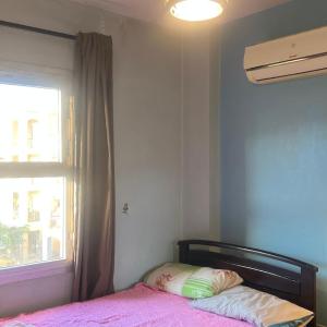 Females only Private bedroom stay with me Rehab city