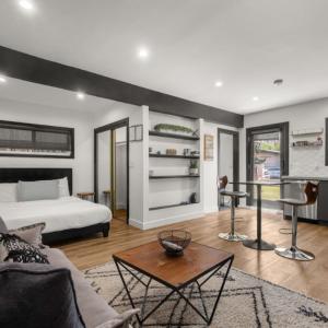 Clarendon Hideaway