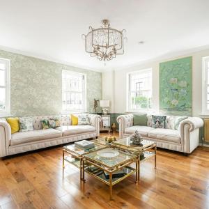 Chelsea Luxury 4BR House Light and Elegant