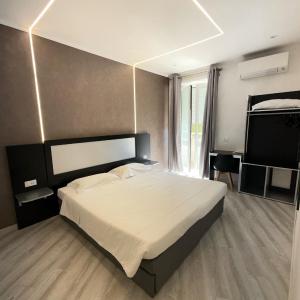 Isabel Rooms