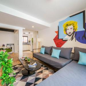 Fliphaus Chic Haus I Lux 2 Bd Terrace and Pool
