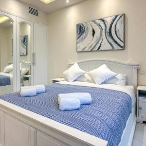New Stunning Dubai Marina 1BR apartment in the Iconic Waves Tower!