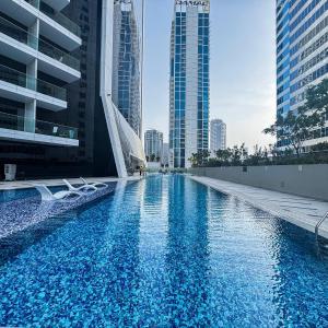 Spacious Studio Private Balcony Sea View