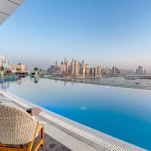Luxury Palm Studio, Rooftop Infinity Pool, Beach Access