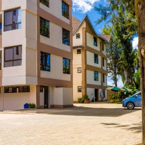 Pine 2 bedroom apartment with a pool
