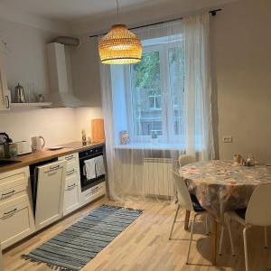 Cozy apartment next to old town