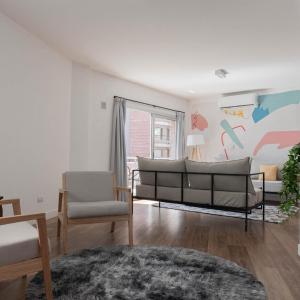 Fliphaus SohoGlam 'C' - 2 Bd with Balcony