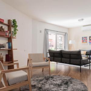 Fliphaus SohoGlam 'B' - 2 Bd with Balcony