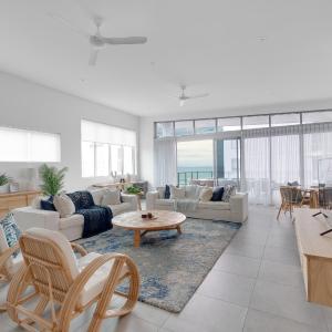 2-Storey 5BR Penthouse Palm Beach Luxury Stay