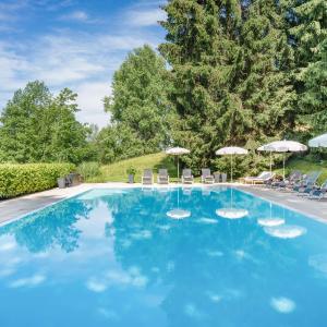 Romantik Hotel Die Gersberg Alm mit Panoramablick auf Salzburg und Outdoor Pool ab Mai