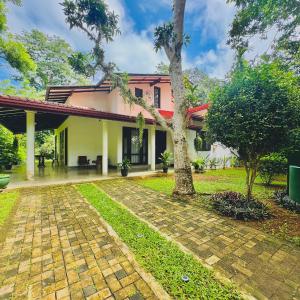 Diya Villa-Boossa