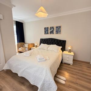 Seaview 2BR 2BA Apartment in Antalya Lara Cliffs