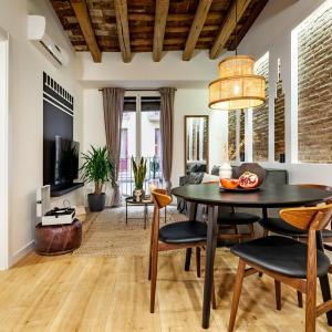 Faya - 1 bedroom and balcony in Gràcia