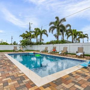Heated Pool & Game Room for Fun! - Array of Sunshine - Roelens