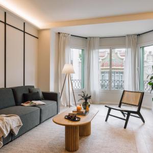 Kemer - 4 bedrooms and balcony in Sant Gervasi